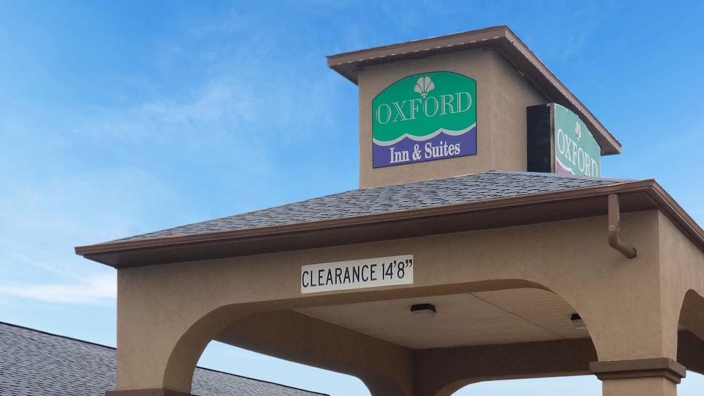 Oxford Inn And Suites Nasa Webster Exterior photo